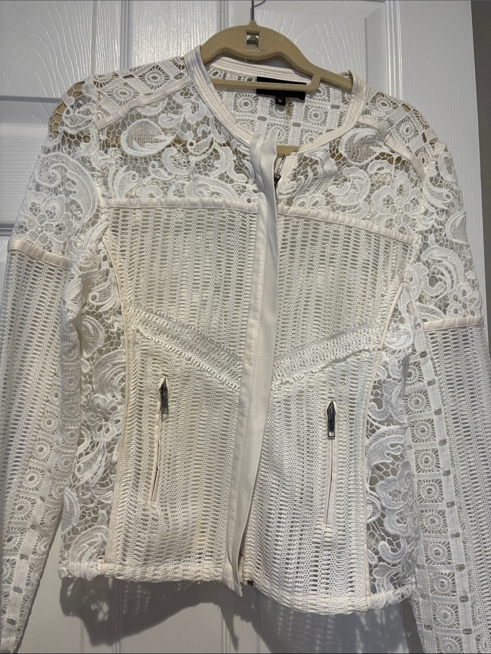 Gracia White Lace Zip-Front Women's Top
